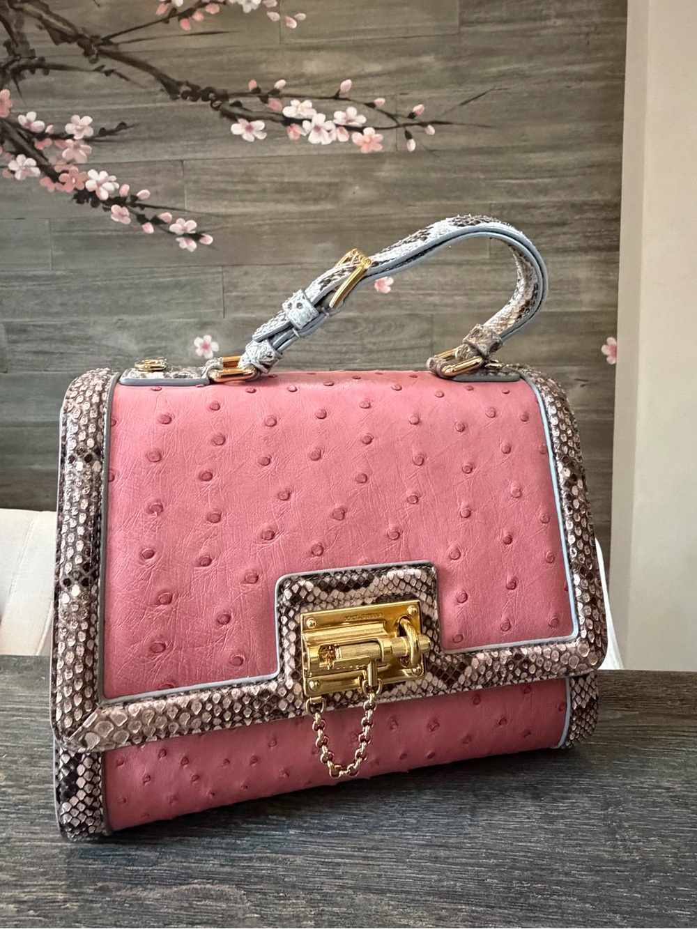 D&G Pink Ostrich and Python skin only 25 in the world limited edition like new✨ - Picture 2 of 14